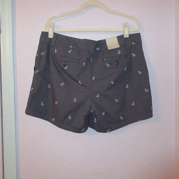 Tommy Hilfiger Shorts Women 14 Striped Anchors Twill Mid Rise Nautical Sail NWT - Picture 6 of 10